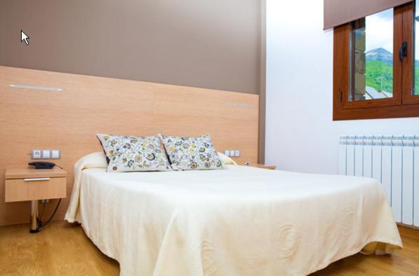 Apartahotel Castejón de Sos Eksteriør bilde